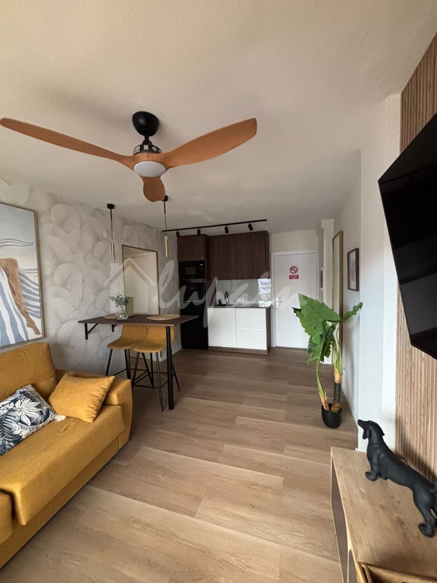 1 chambre Appartement à vendre à Playa de las Americas avec piscine - 299 000 € (Ref: 9789737)