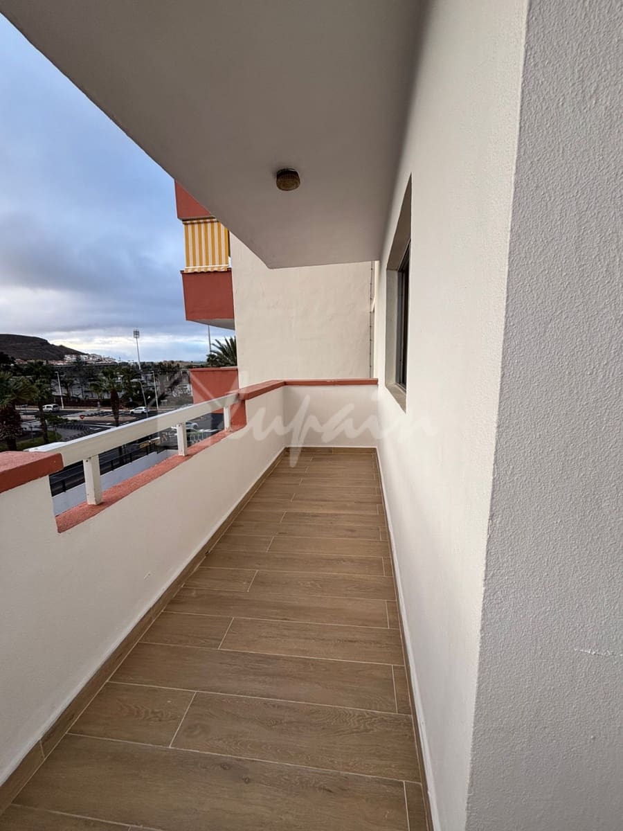 1 chambre Appartement à vendre à Playa de las Americas avec piscine - 299 000 € (Ref: 9789737)