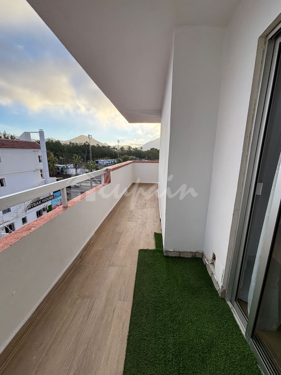 1 chambre Appartement à vendre à Playa de las Americas avec piscine - 299 000 € (Ref: 9789737)