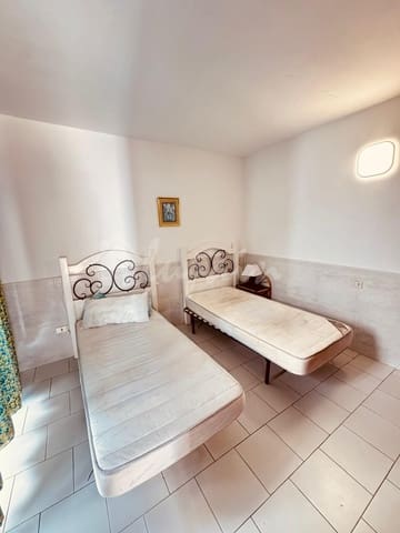 2 slaapkamer Bungalow te koop in Costa del Silencio, Arona met zwembad - € 210.000 (Ref: 9789739)