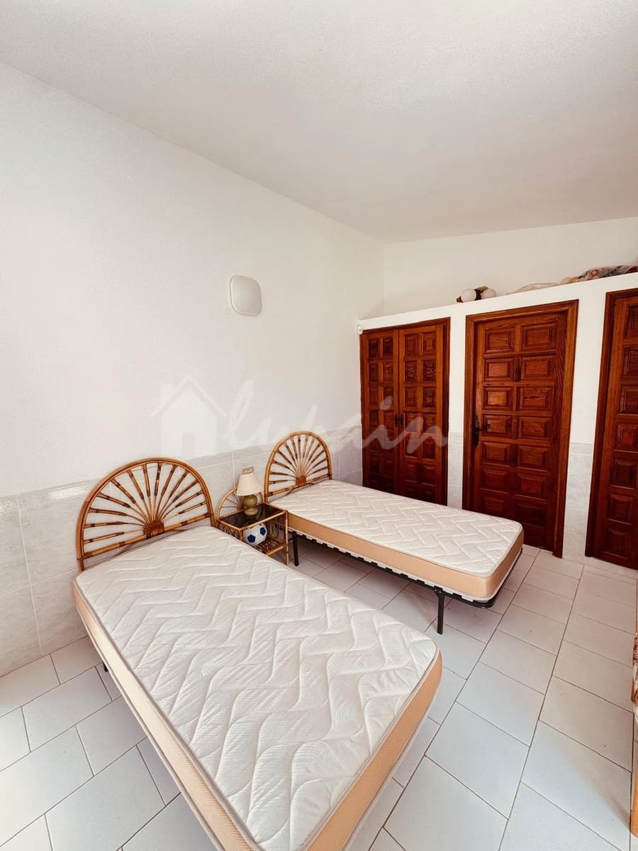 2 bedroom Bungalow for sale in Costa del Silencio with pool - € 210,000 (Ref: 9789739)