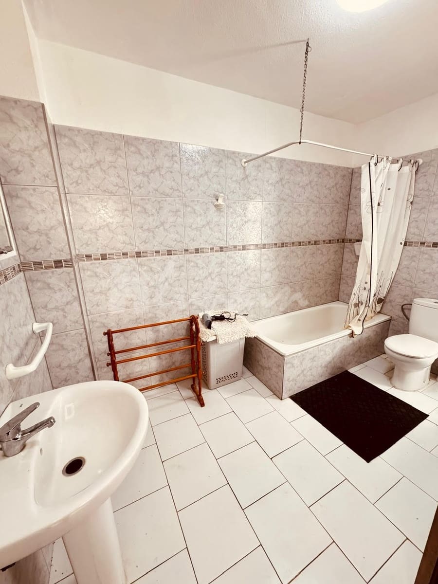 2 bedroom Bungalow for sale in Costa del Silencio with pool - € 210,000 (Ref: 9789739)