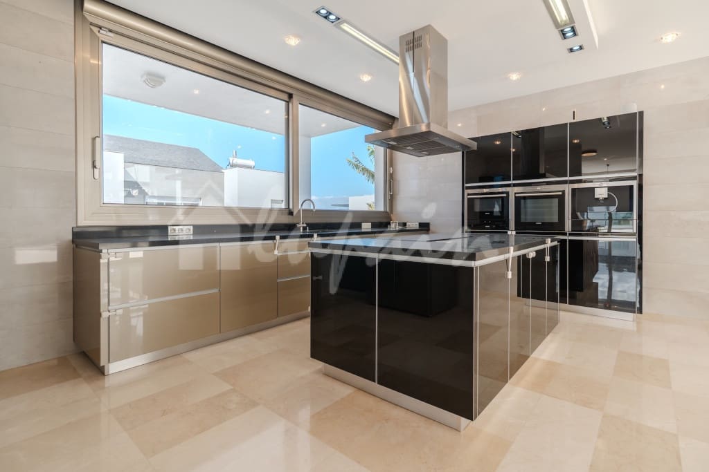 5 camera da letto Villa in vendita in Roque del Conde con piscina garage - 2.100.000 € (Rif: 9793585)