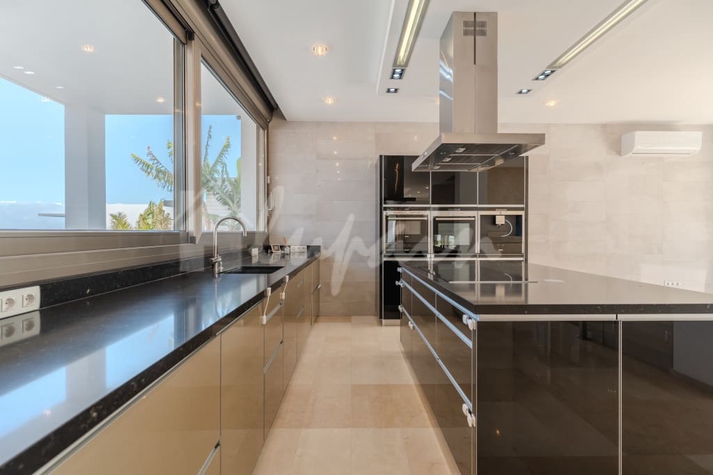 5 camera da letto Villa in vendita in Roque del Conde con piscina garage - 2.100.000 € (Rif: 9793585)