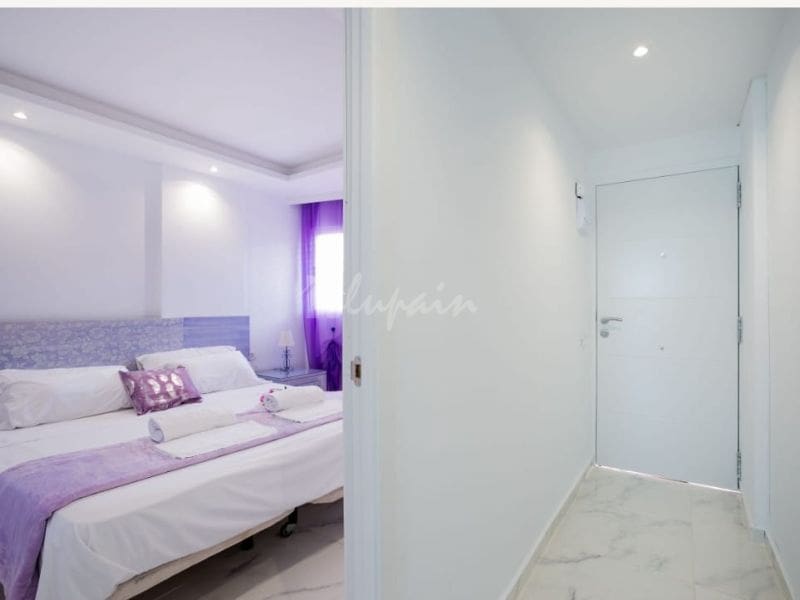 1 bedroom Apartment for sale in Playa de las Americas with pool - € 284,000 (Ref: 9802928)