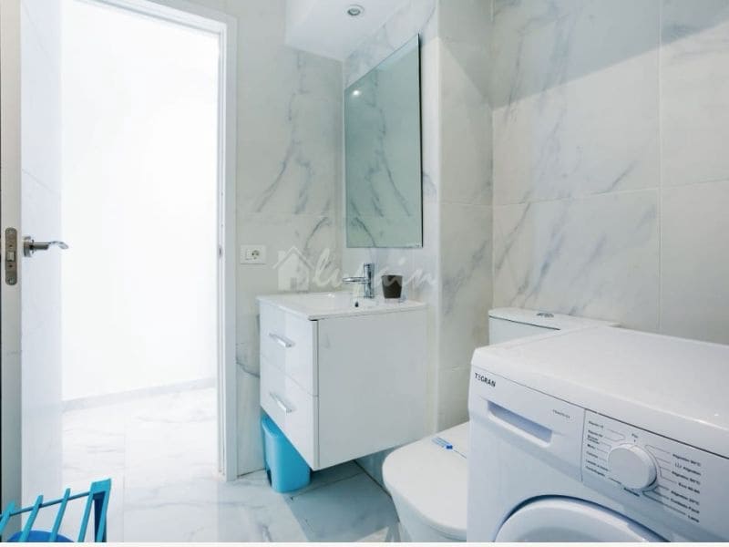 1 bedroom Apartment for sale in Playa de las Americas with pool - € 284,000 (Ref: 9802928)