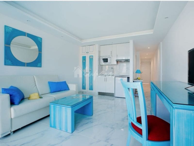 1 bedroom Apartment for sale in Playa de las Americas with pool - € 284,000 (Ref: 9802928)