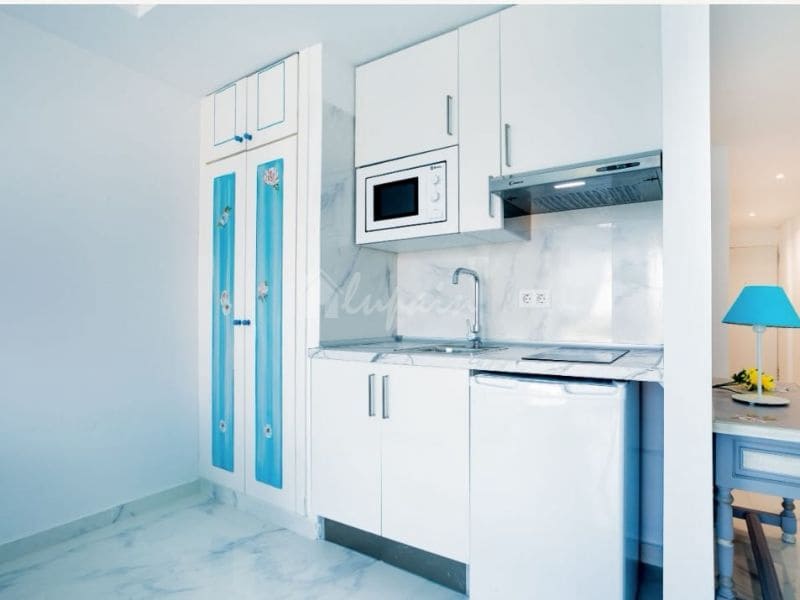 1 bedroom Apartment for sale in Playa de las Americas with pool - € 284,000 (Ref: 9802928)