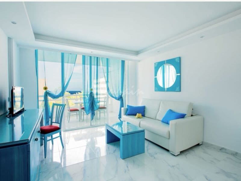 1 bedroom Apartment for sale in Playa de las Americas with pool - € 284,000 (Ref: 9802928)