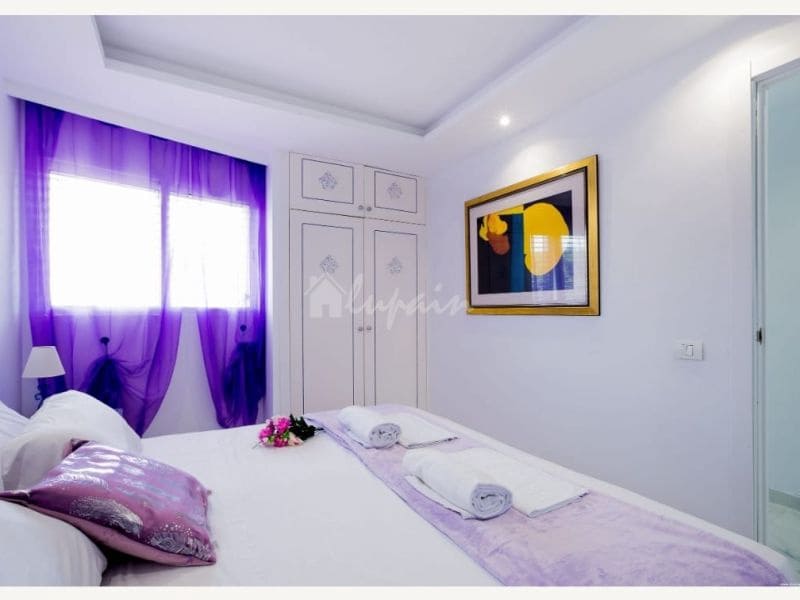 1 bedroom Apartment for sale in Playa de las Americas with pool - € 284,000 (Ref: 9802928)