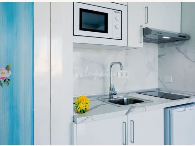 1 bedroom Apartment for sale in Playa de las Americas, Arona with pool - € 284,000 (Ref: 9802928)