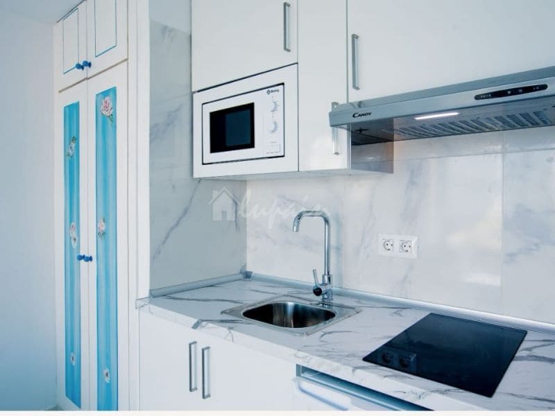 1 bedroom Apartment for sale in Playa de las Americas with pool - € 284,000 (Ref: 9802928)