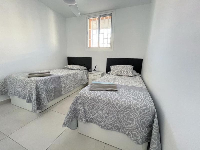 2 camera da letto Appartamento sulla Spiaggia in vendita in Los Cristianos con piscina - 445.000 € (Rif: 9802929)