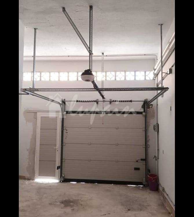 4 soveværelse Villa til salg i San Eugenio med swimmingpool garage - € 625.000 (Ref: 9802930)