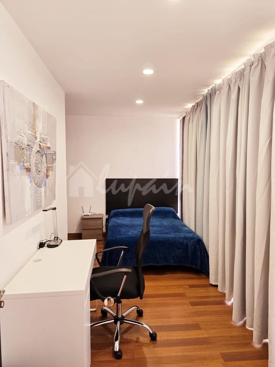 4 soveværelse Villa til salg i San Eugenio med swimmingpool garage - € 625.000 (Ref: 9802930)