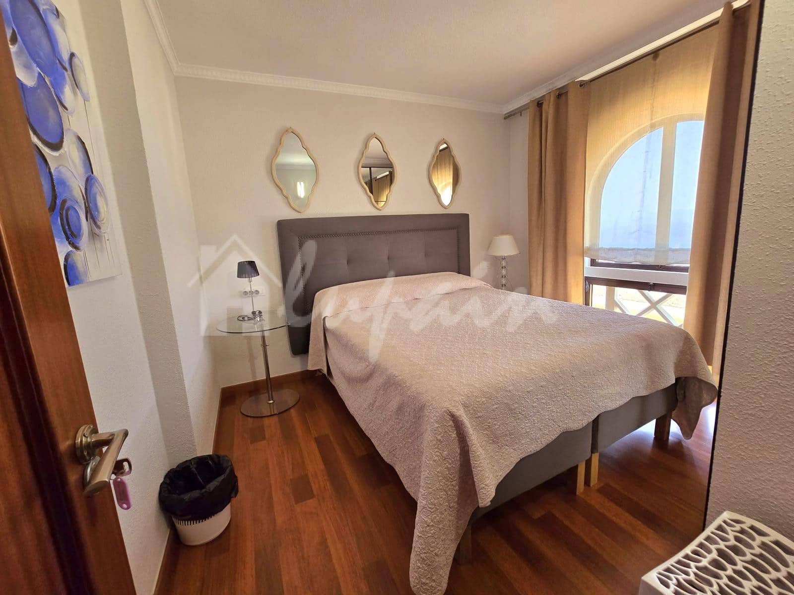 4 soveværelse Villa til salg i San Eugenio med swimmingpool garage - € 625.000 (Ref: 9802930)