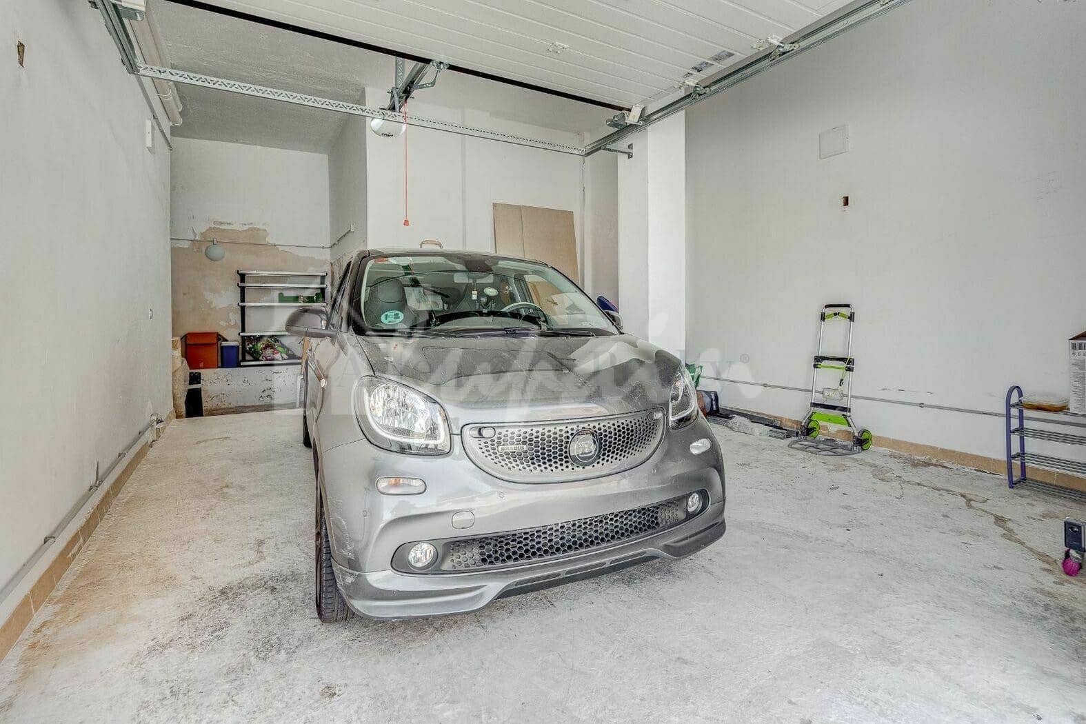 4 soveværelse Villa til salg i San Eugenio med swimmingpool garage - € 625.000 (Ref: 9802930)