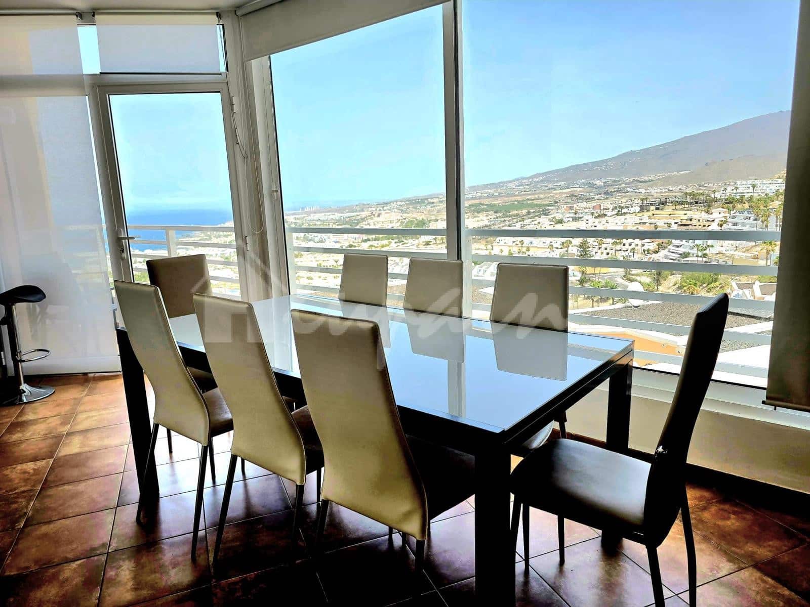 4 soveværelse Villa til salg i San Eugenio med swimmingpool garage - € 625.000 (Ref: 9802930)