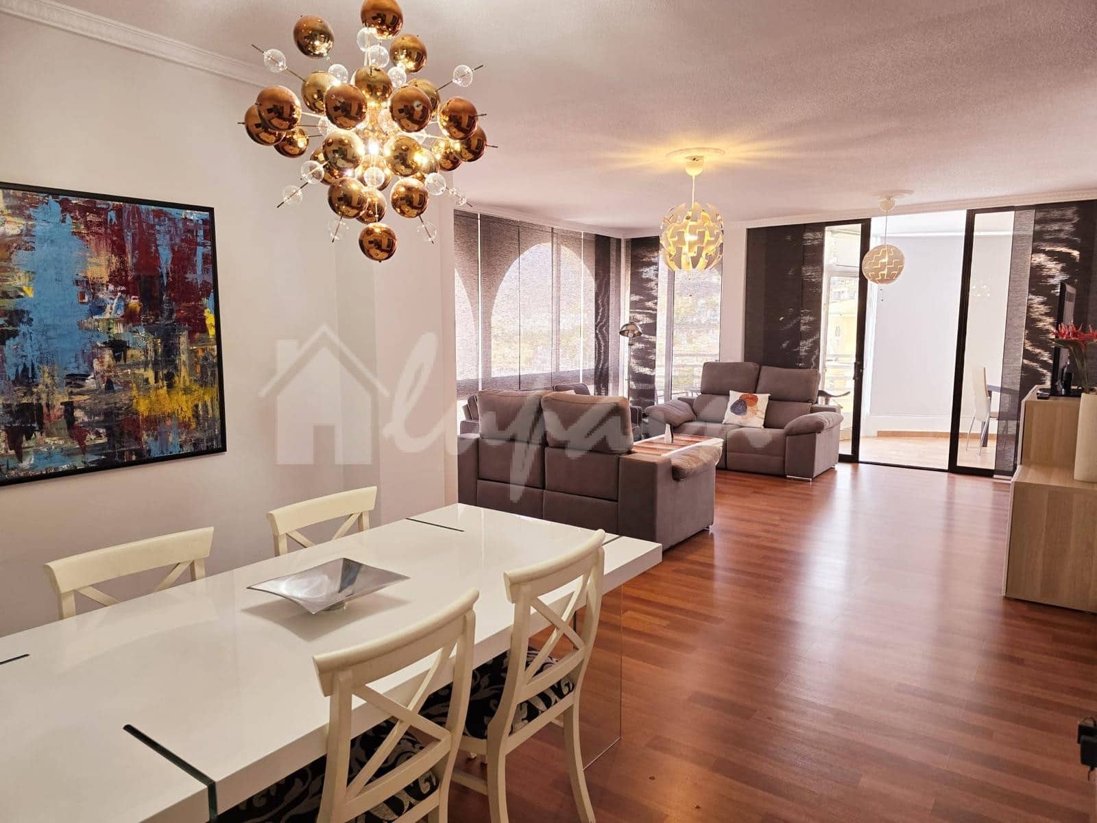 4 soveværelse Villa til salg i San Eugenio med swimmingpool garage - € 625.000 (Ref: 9802930)