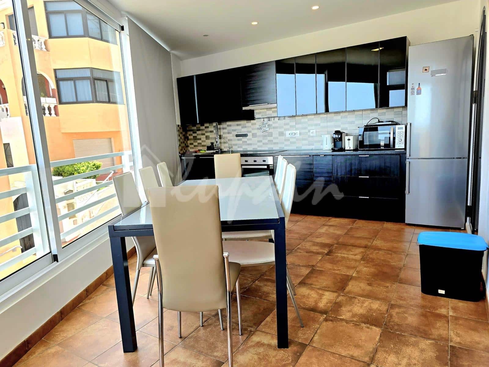 4 soveværelse Villa til salg i San Eugenio med swimmingpool garage - € 625.000 (Ref: 9802930)