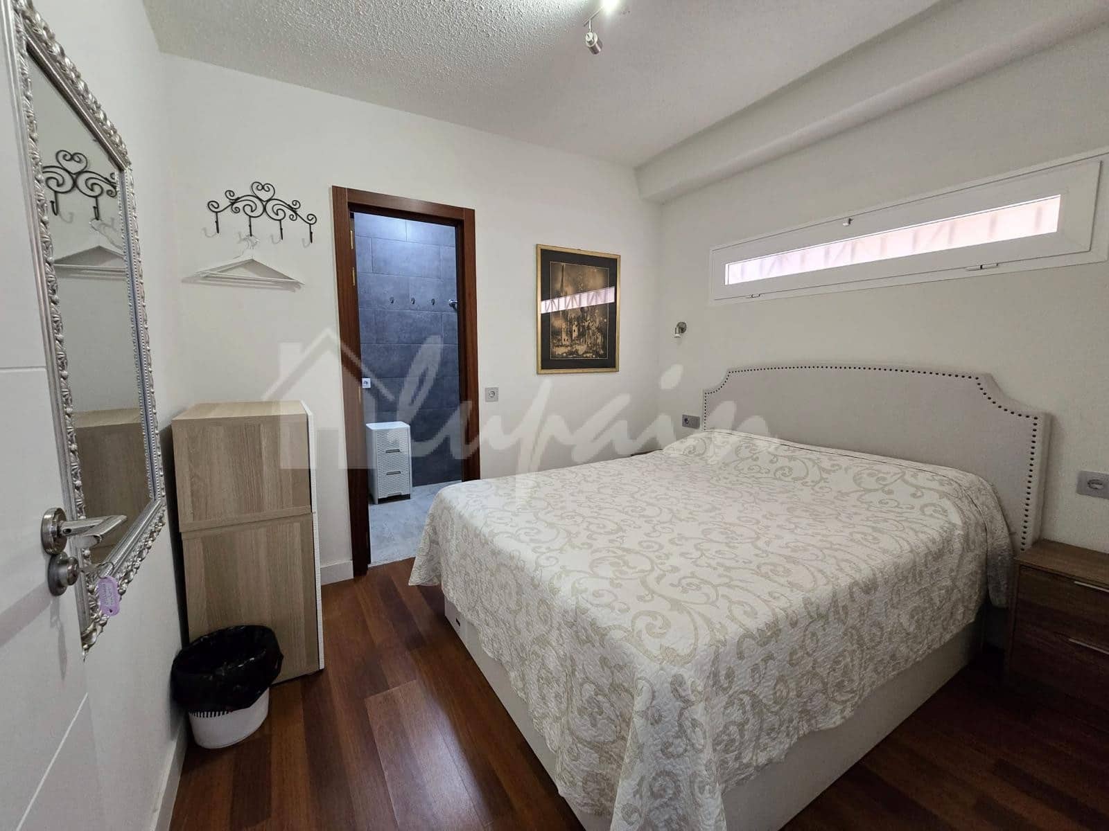 4 soveværelse Villa til salg i San Eugenio med swimmingpool garage - € 625.000 (Ref: 9802930)