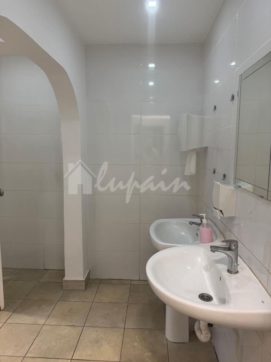 Business for sale in Costa del Silencio - € 30,000 (Ref: 9810794)