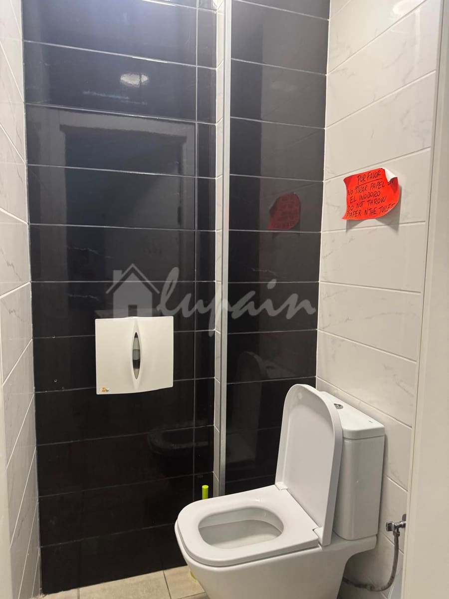 Business for sale in Costa del Silencio - € 30,000 (Ref: 9810794)