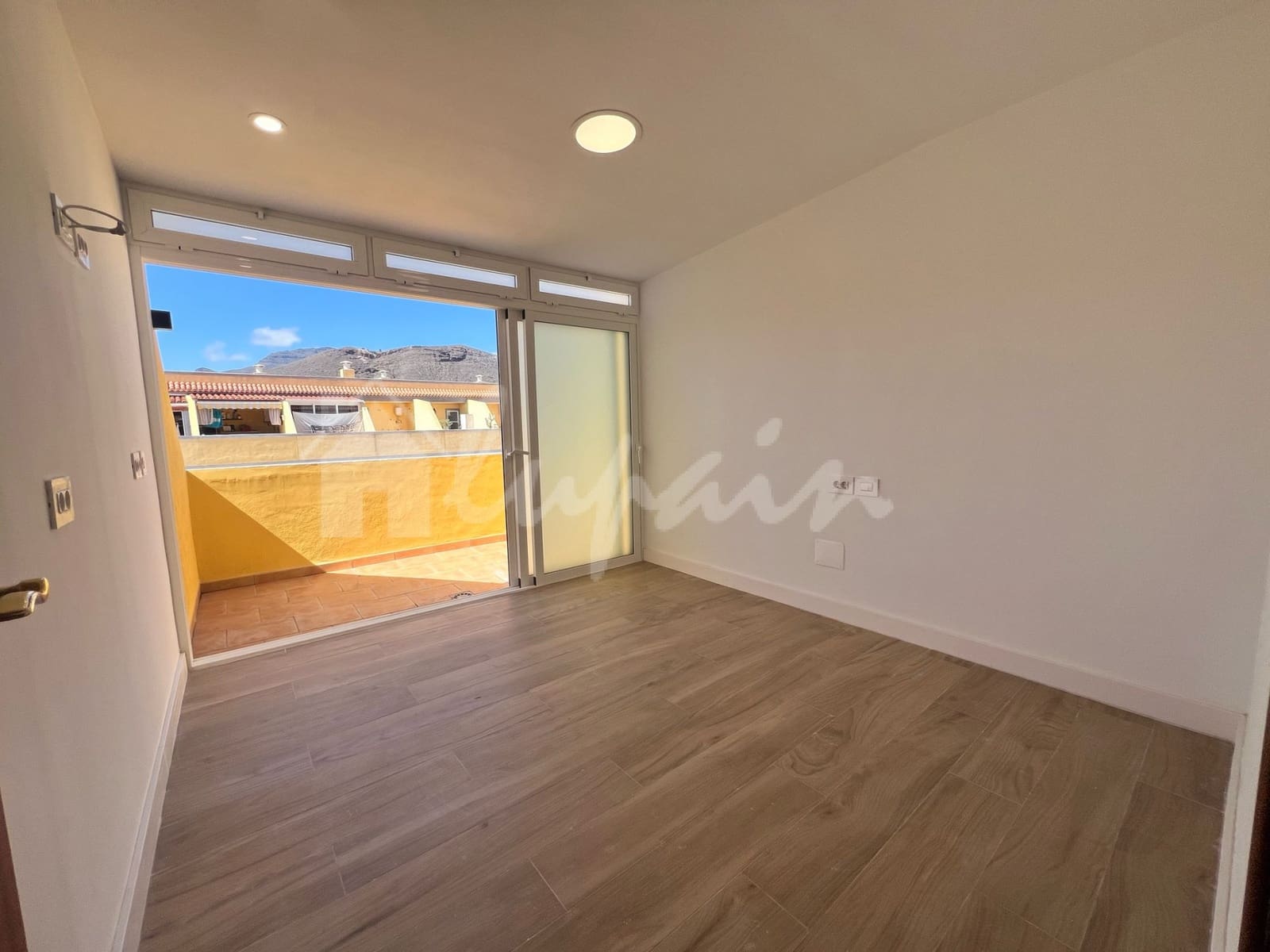 3 Zimmer Haus zu verkaufen in Valle de San Lorenzo mit Garage - 290.000 € (Ref: 9838628)