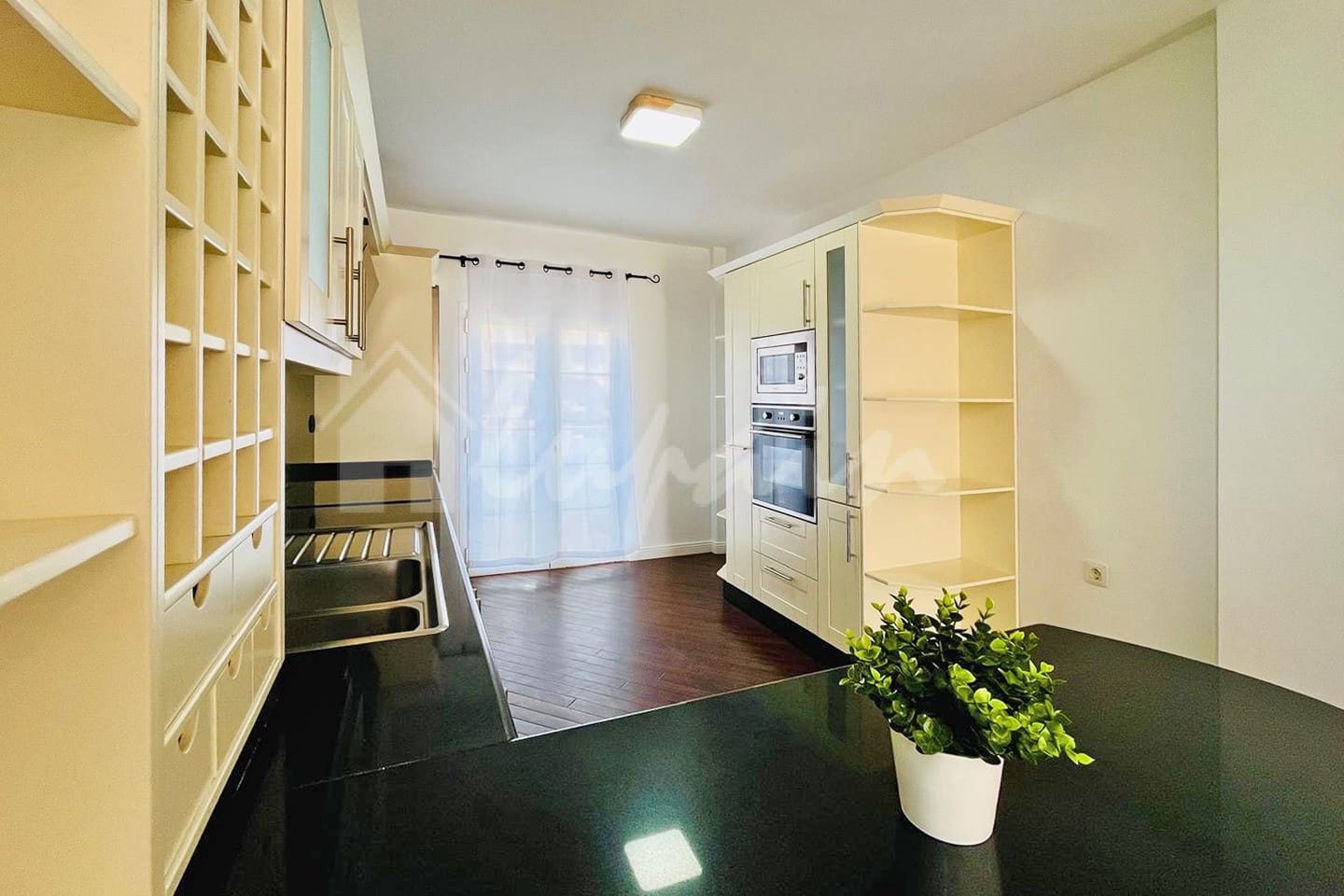 3 makuuhuone Huoneisto myytävänä paikassa Costa Adeje mukana uima-altaan - 780 000 € (Ref: 9877533)