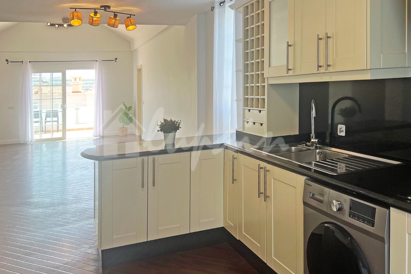 3 makuuhuone Huoneisto myytävänä paikassa Costa Adeje mukana uima-altaan - 780 000 € (Ref: 9877533)