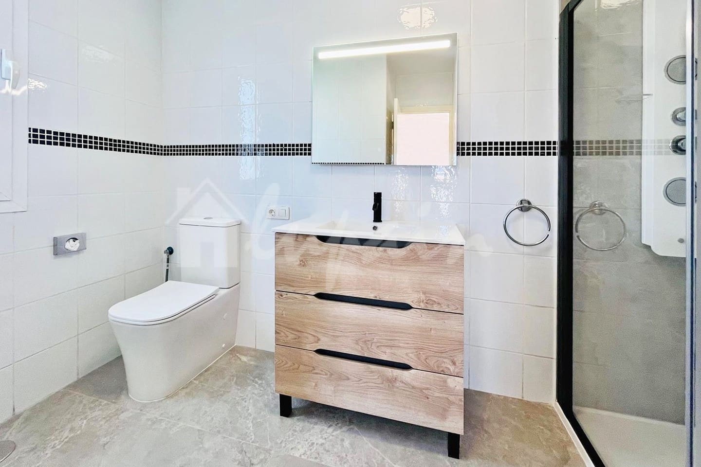 3 makuuhuone Huoneisto myytävänä paikassa Costa Adeje mukana uima-altaan - 780 000 € (Ref: 9877533)