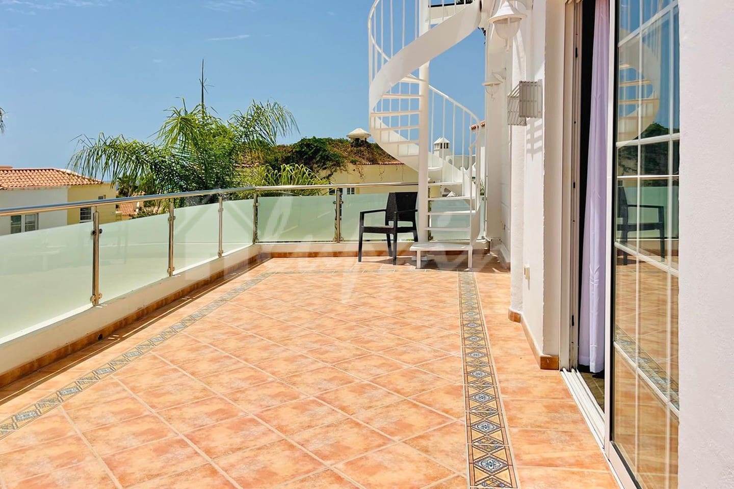 3 makuuhuone Huoneisto myytävänä paikassa Costa Adeje mukana uima-altaan - 780 000 € (Ref: 9877533)