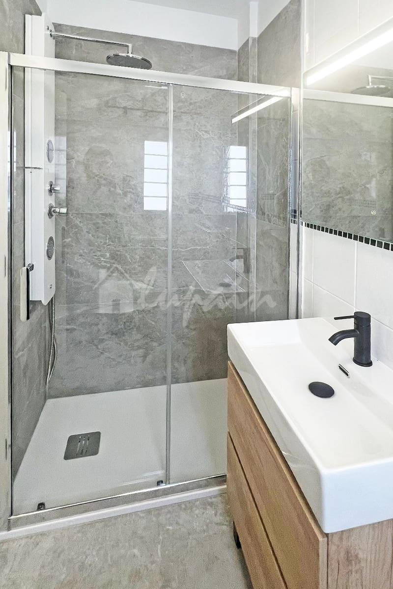3 makuuhuone Huoneisto myytävänä paikassa Costa Adeje mukana uima-altaan - 780 000 € (Ref: 9877533)