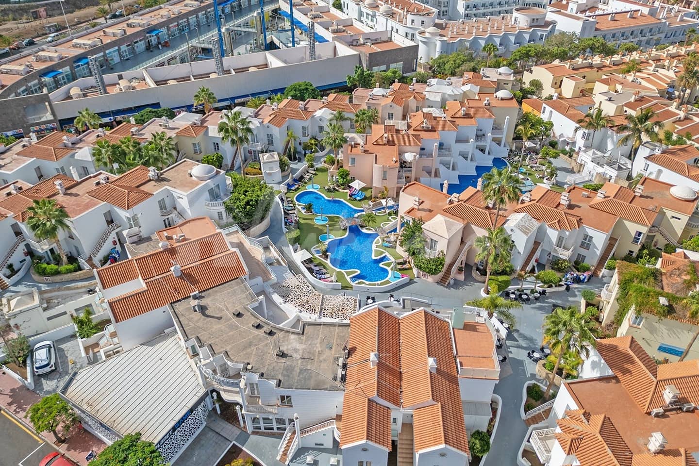 3 makuuhuone Huoneisto myytävänä paikassa Costa Adeje mukana uima-altaan - 780 000 € (Ref: 9877533)