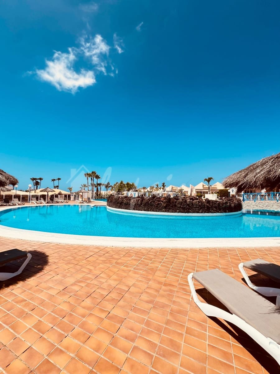 2 sovrum Bungalow till salu i Golf del Sur med pool - 330 000 € (Ref: 9883669)