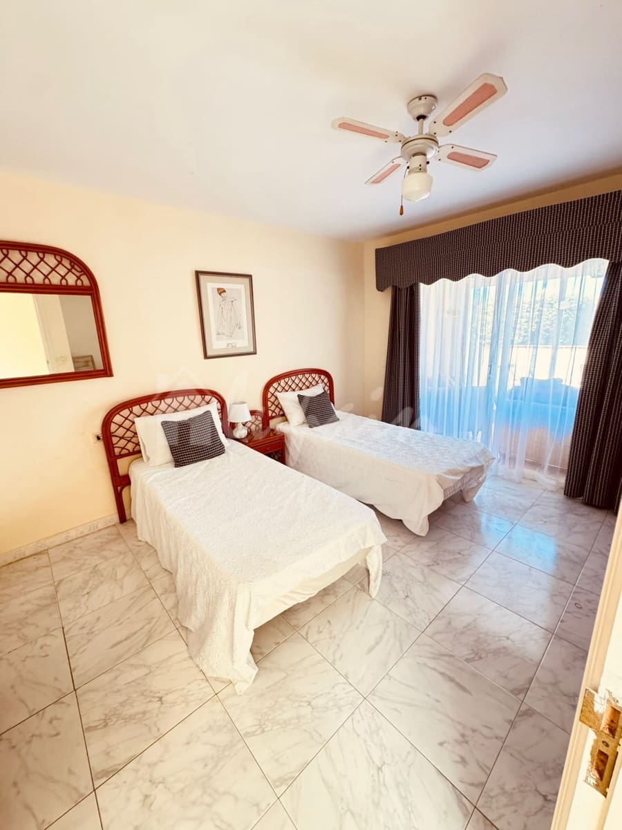 2 sovrum Bungalow till salu i Golf del Sur med pool - 330 000 € (Ref: 9883669)