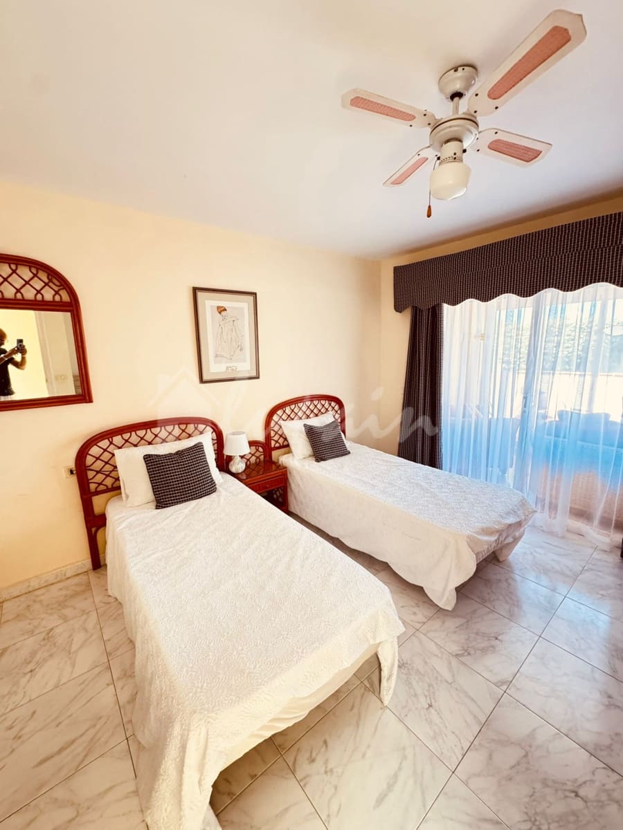 2 sovrum Bungalow till salu i Golf del Sur med pool - 330 000 € (Ref: 9883669)