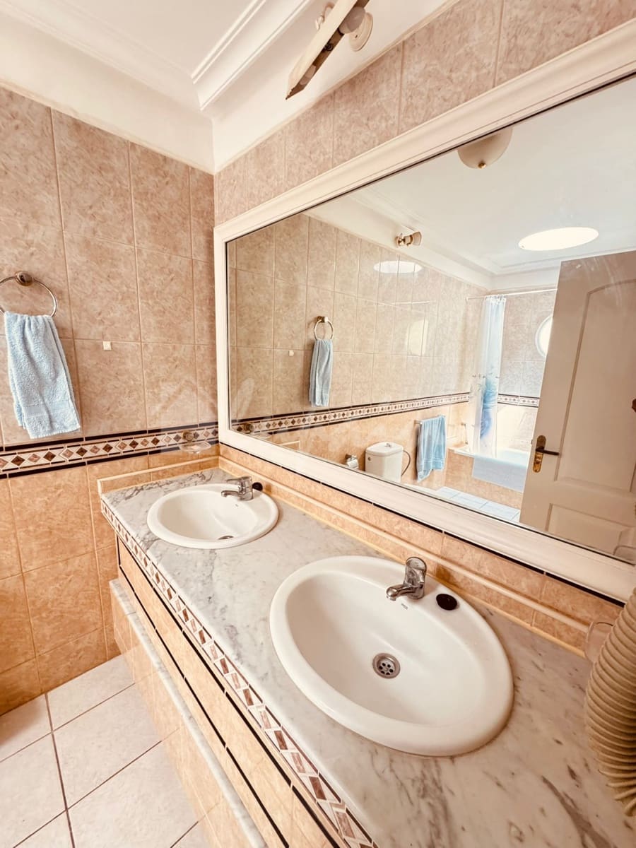 2 sovrum Bungalow till salu i Golf del Sur med pool - 330 000 € (Ref: 9883669)