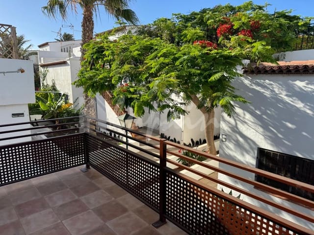 3 soverom Leilighet til salgs i Costa del Silencio, Arona med svømmebasseng - € 239 000 (Ref: 9893139)