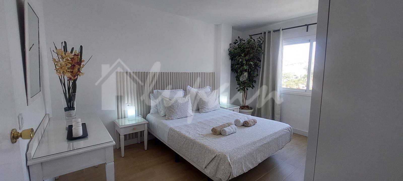 2 makuuhuone Huoneisto myytävänä paikassa Los Cristianos mukana uima-altaan - 490 000 € (Ref: 9898355)