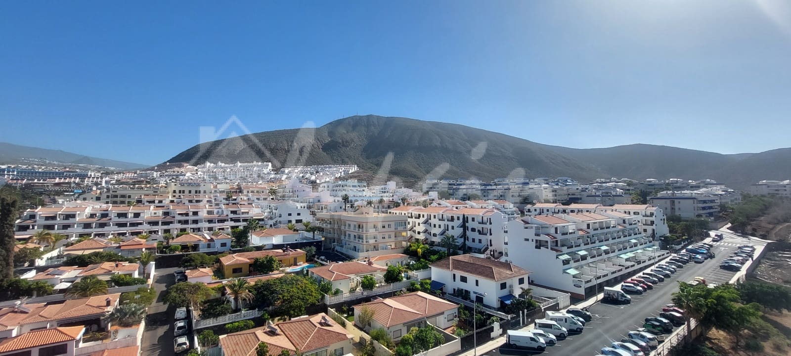 2 makuuhuone Huoneisto myytävänä paikassa Los Cristianos mukana uima-altaan - 490 000 € (Ref: 9898355)