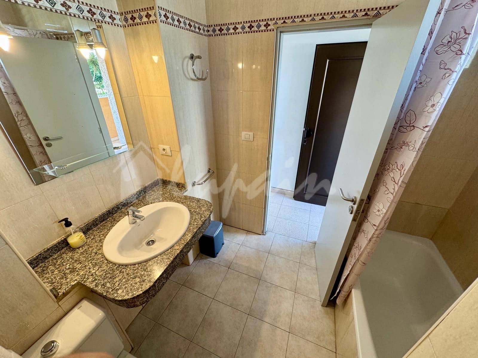 Studio te koop in Playa de las Americas met zwembad - € 259.000 (Ref: 9898356)