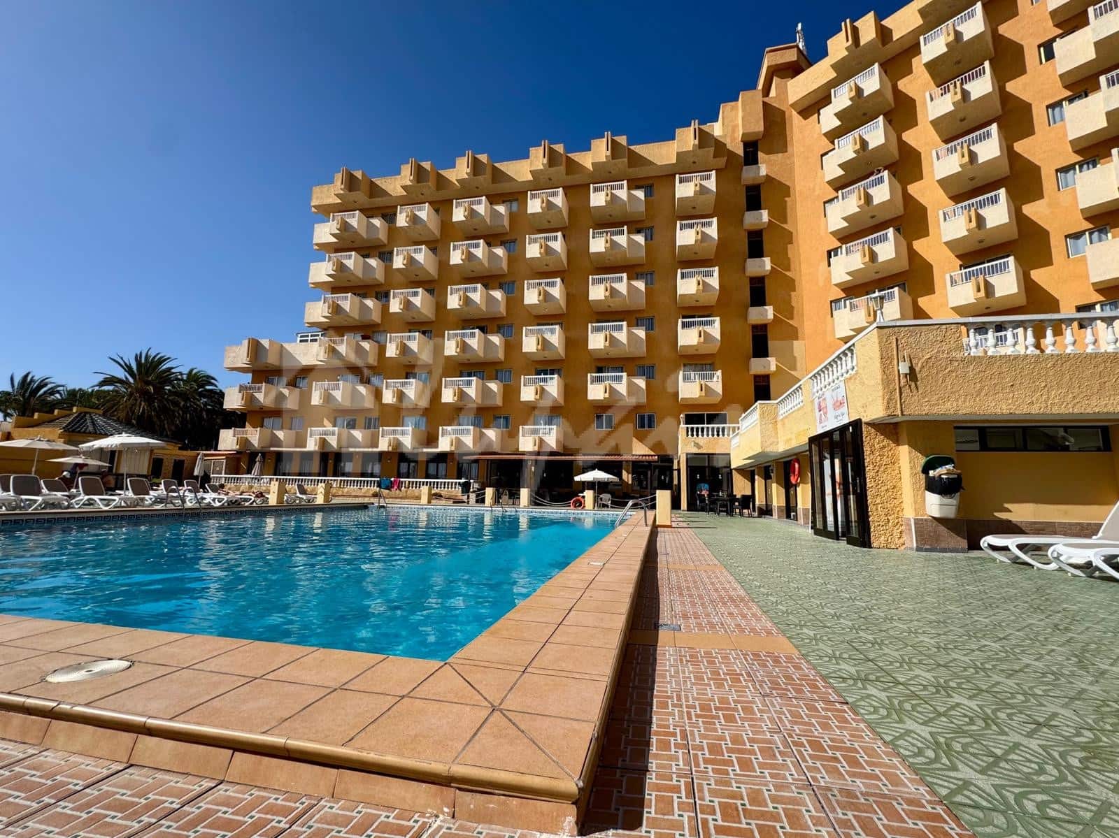 Studio te koop in Playa de las Americas met zwembad - € 259.000 (Ref: 9898356)