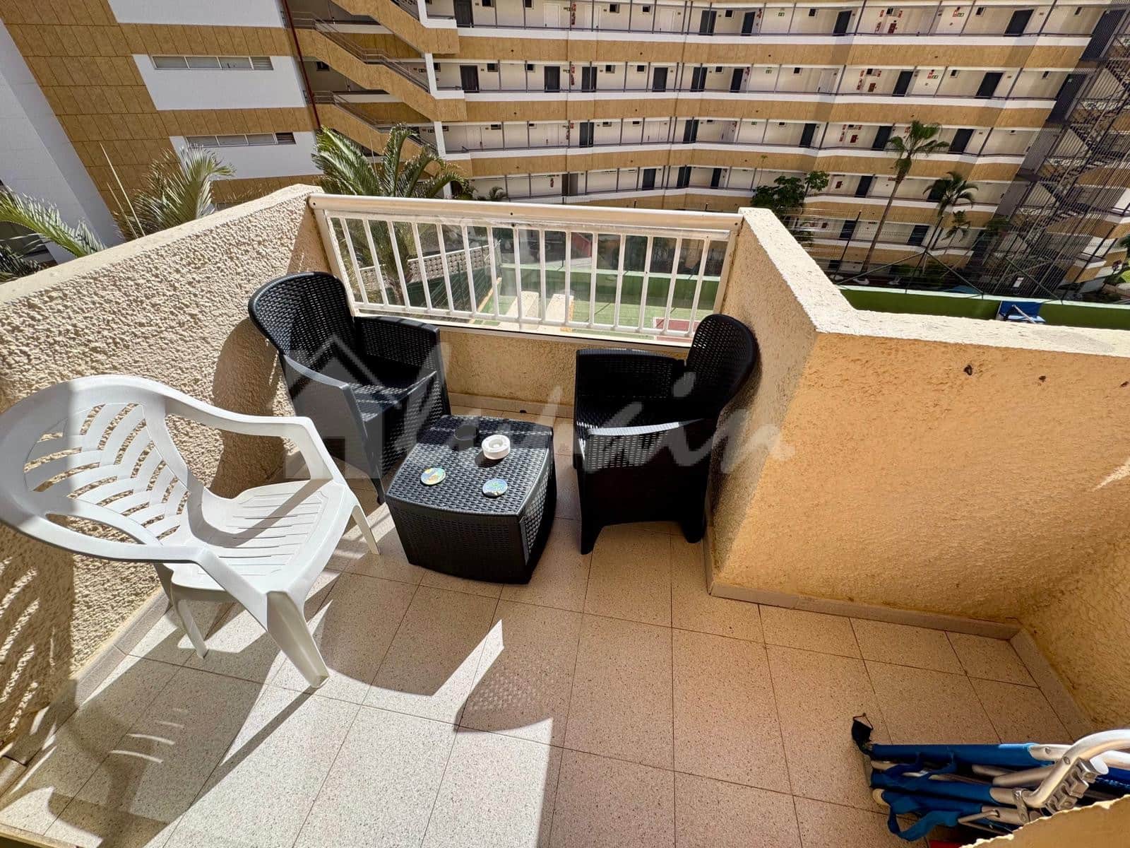Studio te koop in Playa de las Americas met zwembad - € 259.000 (Ref: 9898356)