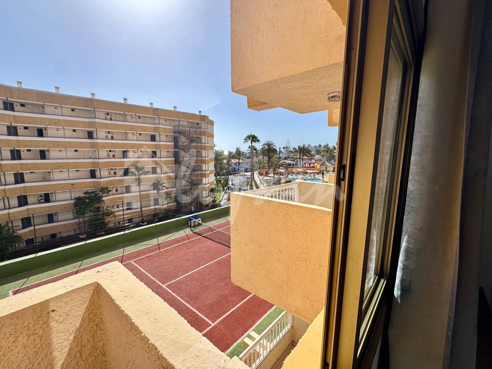 Studio te koop in Playa de las Americas met zwembad - € 259.000 (Ref: 9898356)