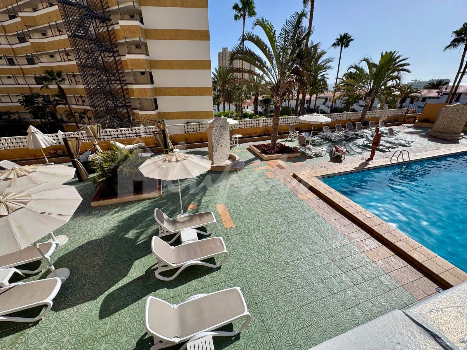 Studio te koop in Playa de las Americas met zwembad - € 259.000 (Ref: 9898356)
