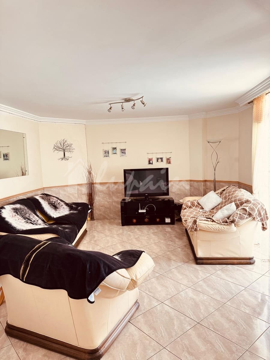 2 Zimmer Apartment zu verkaufen in Los Cristianos mit Pool - 350.000 € (Ref: 9918971)