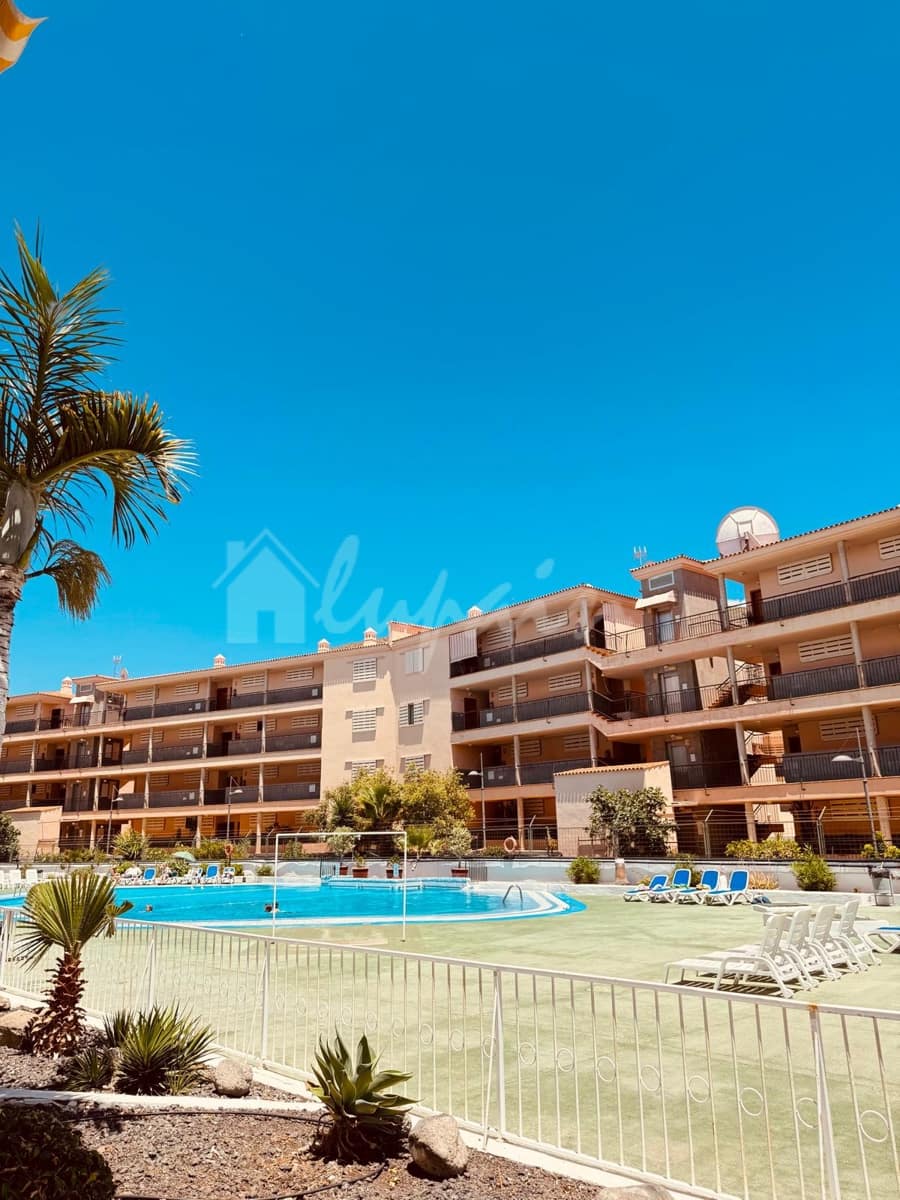 2 Zimmer Apartment zu verkaufen in Los Cristianos mit Pool - 350.000 € (Ref: 9918971)