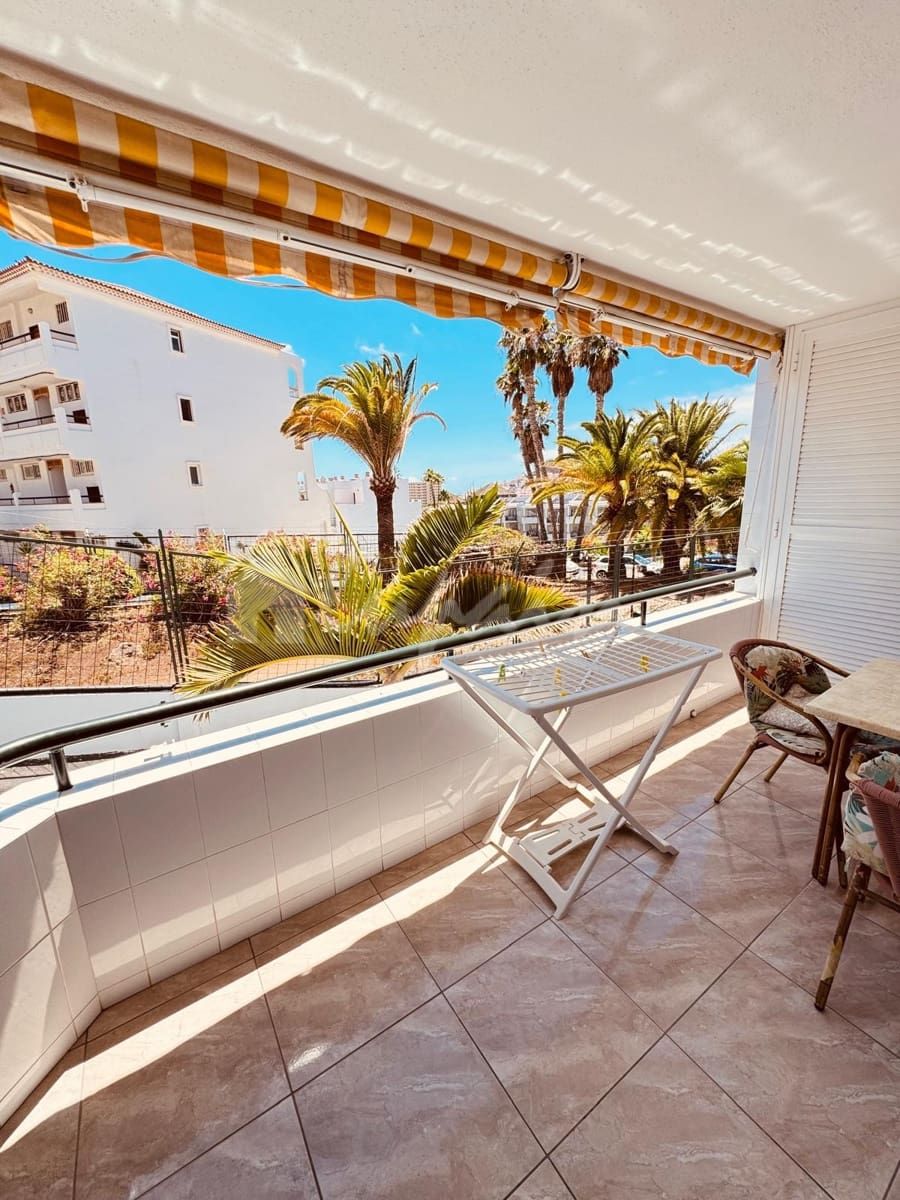 2 Zimmer Apartment zu verkaufen in Los Cristianos mit Pool - 350.000 € (Ref: 9918971)