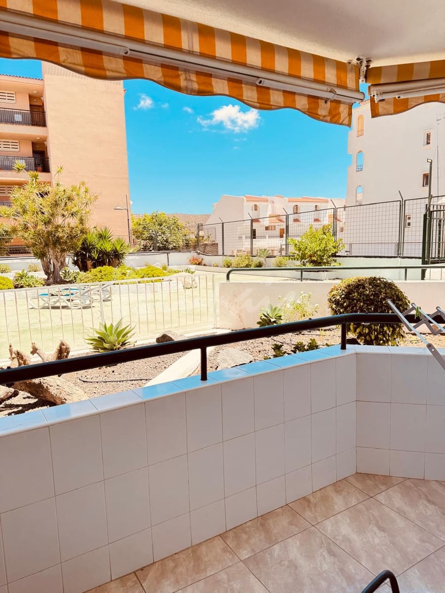 2 Zimmer Apartment zu verkaufen in Los Cristianos mit Pool - 350.000 € (Ref: 9918971)